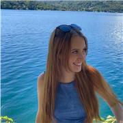 Studentessa laureata in lettere impartisce lezioni di italiano e latino